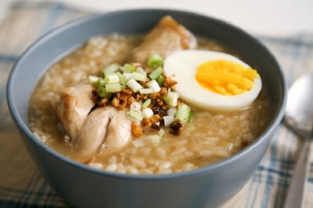 đặc sản Philippines món cháo Arroz Caldo