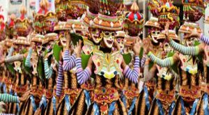 le-hoi-nu-cuoi-masskara-o-thanh-pho-bacolod