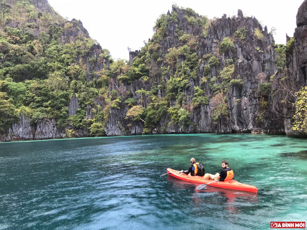 lam-gi-khi-du-lich-coron-philippines