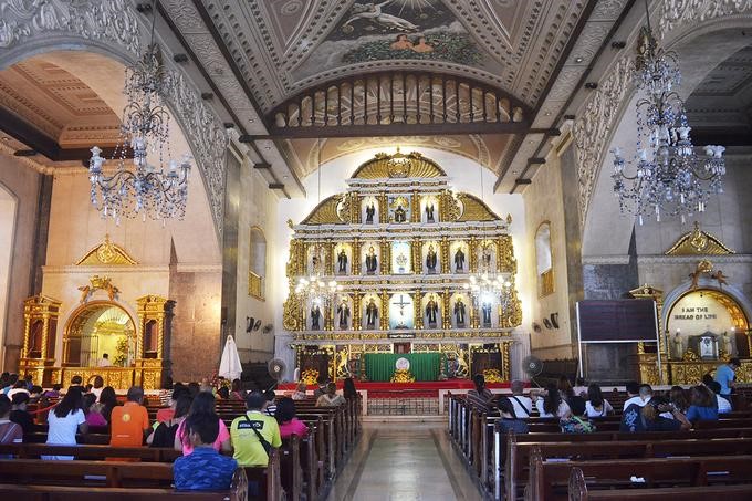 nha-tho-Basilica-Santo-Nino-tai-thanh-pho-cebu