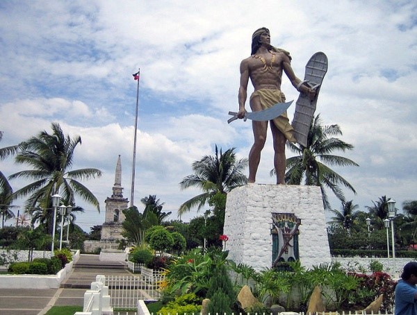 tuong-dai-anh-hung-lapu-lapu-tai-thanh-pho-cebu