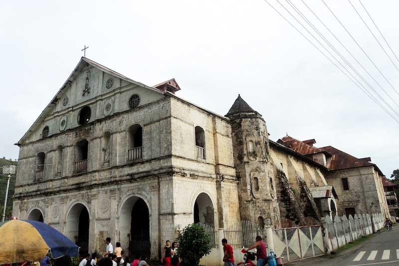 nha-tho-loboc-bohol